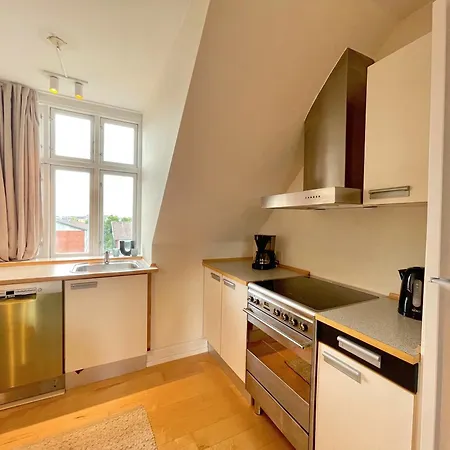 Family Friendly Flat With 2 Bedrooms In Peaceful Area København