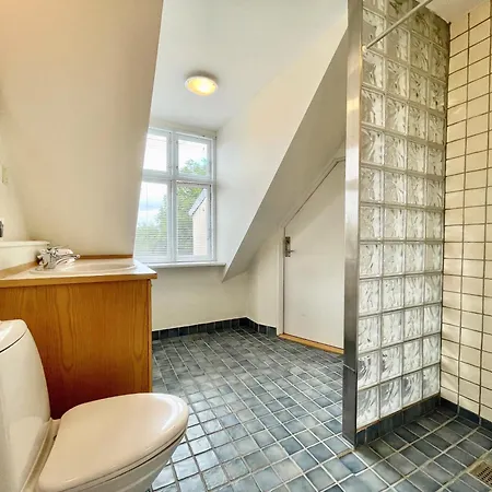 Family Friendly Flat With 2 Bedrooms In Peaceful Area *