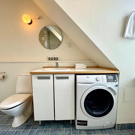 Family Friendly Flat With 2 Bedrooms In Peaceful Area Lägenhet *