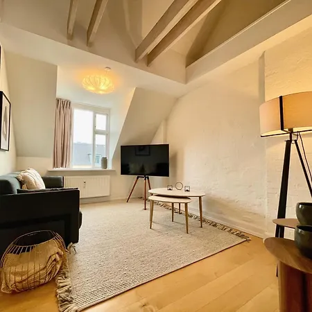 Апартаменты Family Friendly Flat With 2 Bedrooms In Peaceful Area